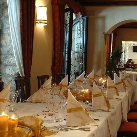 Corte Impero 3* Аффи