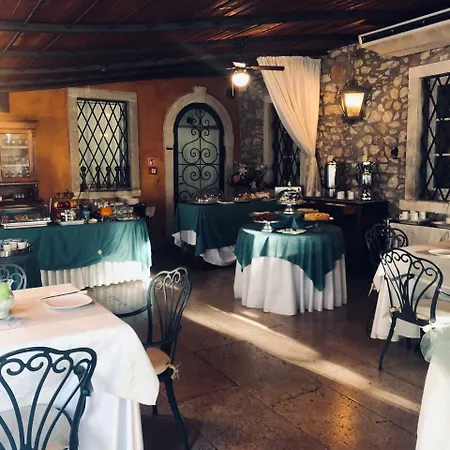 Отель Corte Impero Аффи